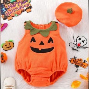 Baby girl bodysuit with halloween print, contrast collar and hat